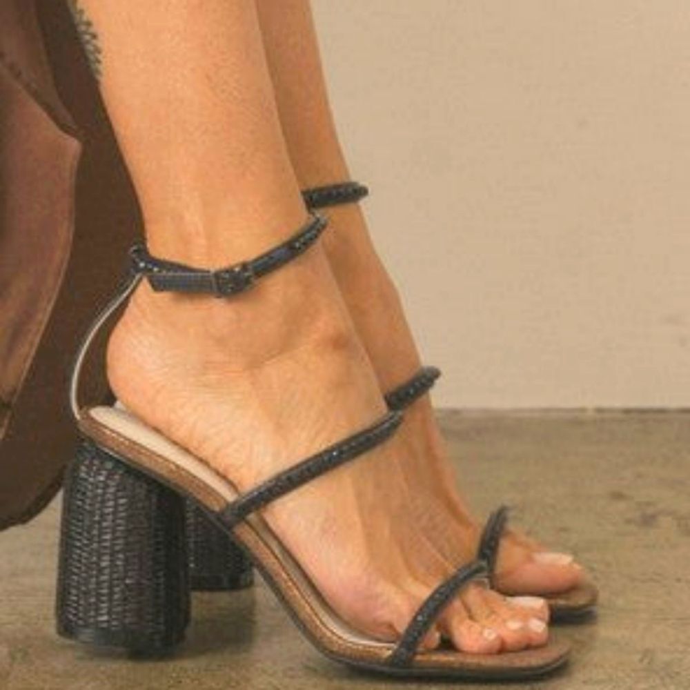 Studded heel